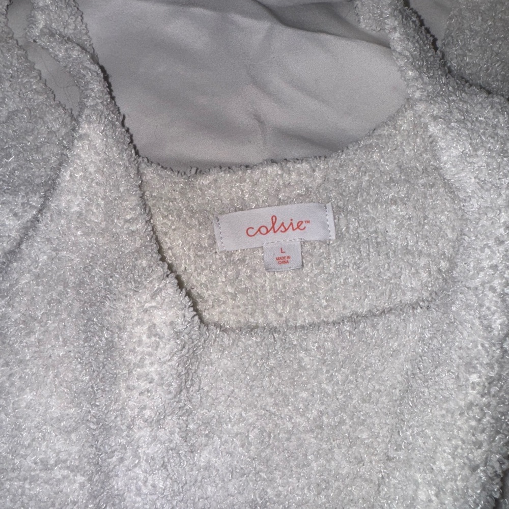 Colsie Soft White Lounge Set - Picture 4 of 4